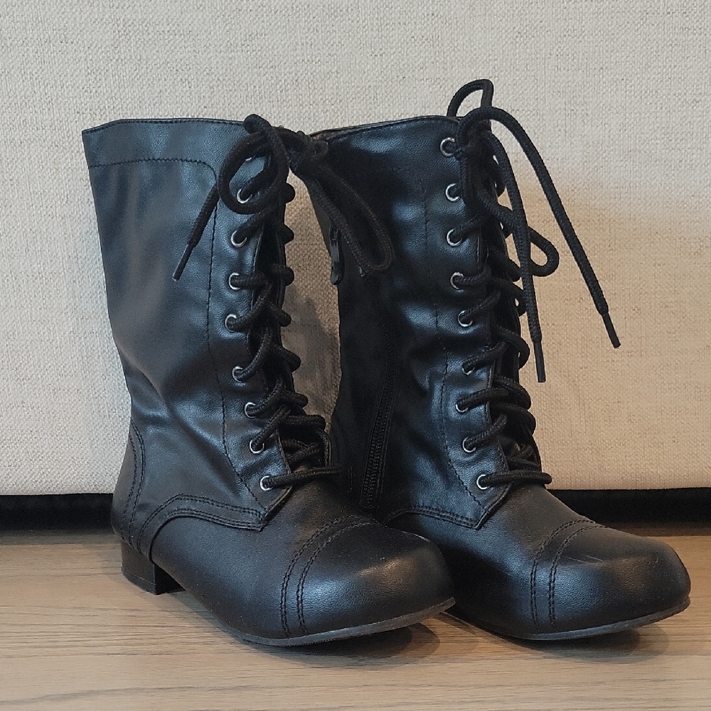 Spirit Halloween Black Lace-Up Boots Kids Sz L 2/3